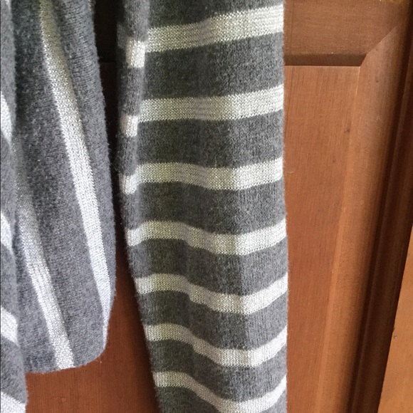 Girls DKNY size Large grey and silver sweater - Picture 3 of 3